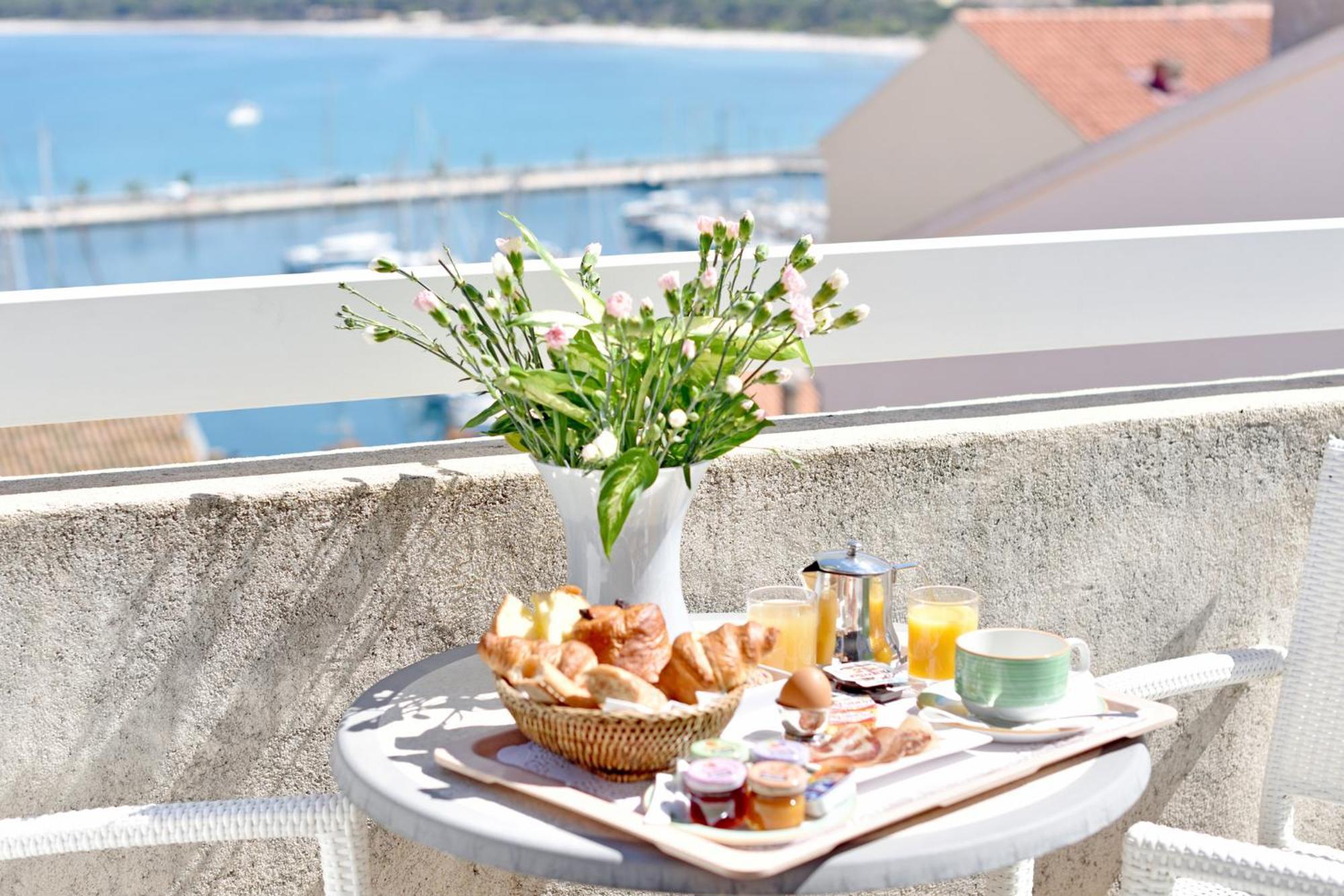 Hotel Le Rocher Calvi  Zewnętrze zdjęcie